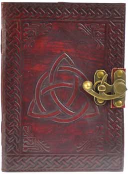 Triquetra leather w/ latch Triquetra leather w/ latch